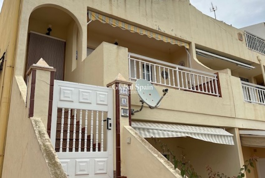 Resale - House -
ALGORFA - LA FINCA GOLF / ALGORFA