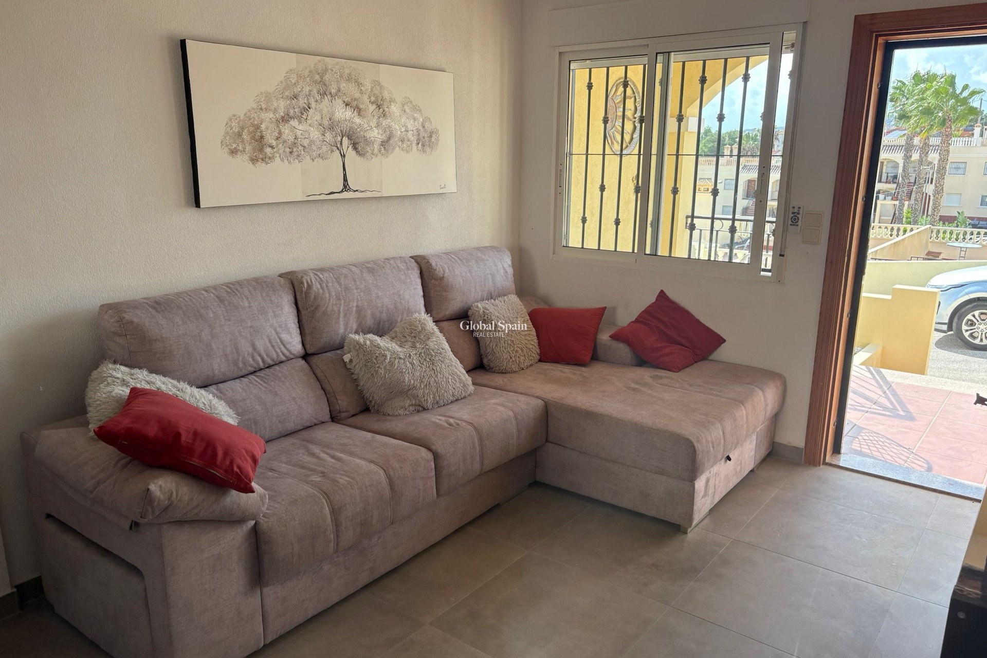 Resale - House -
ALGORFA