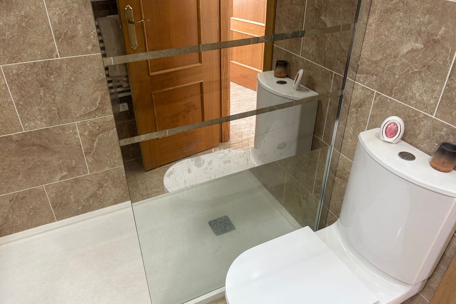 Resale - House -
ALGORFA