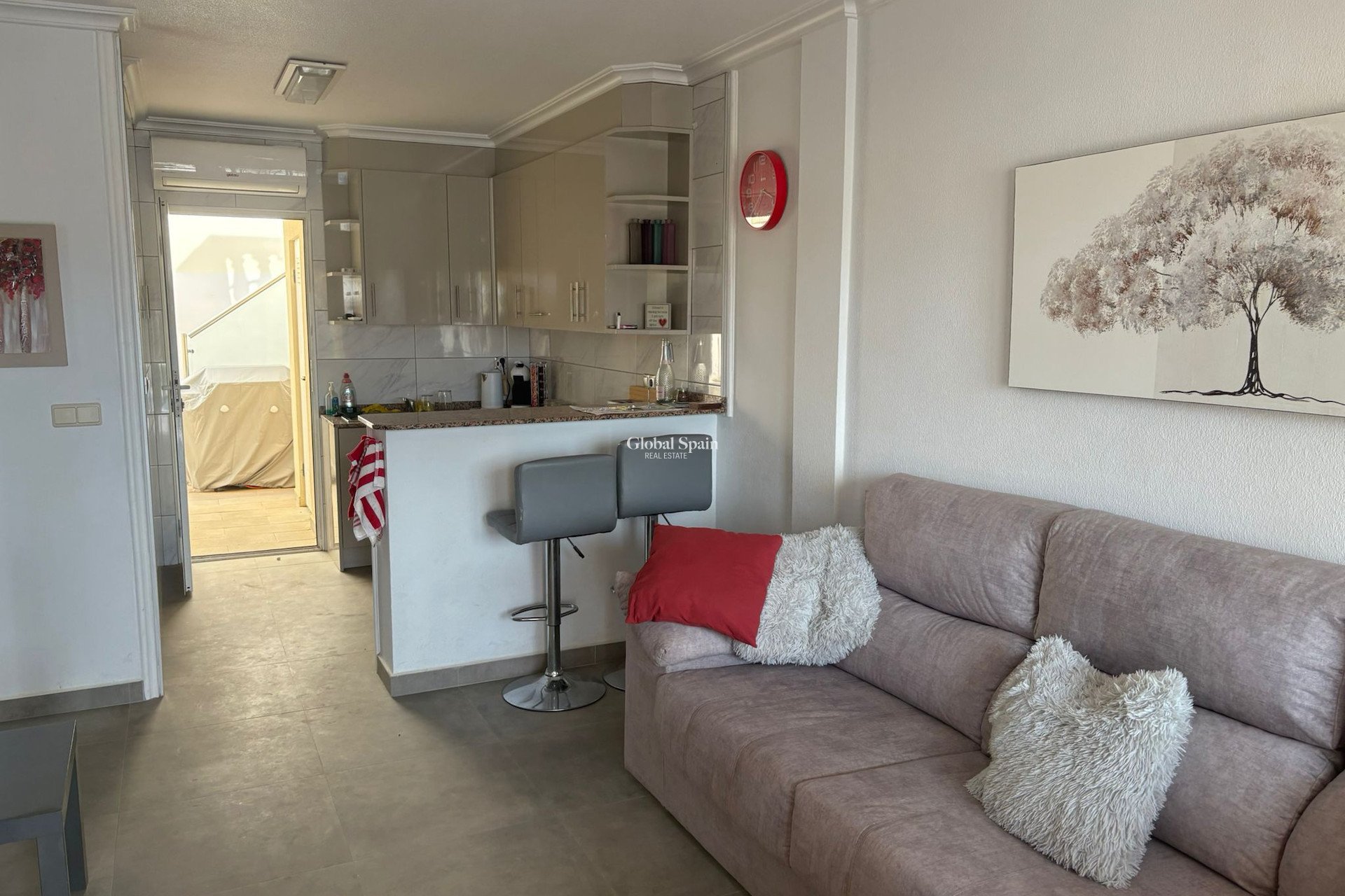 Resale - House -
ALGORFA