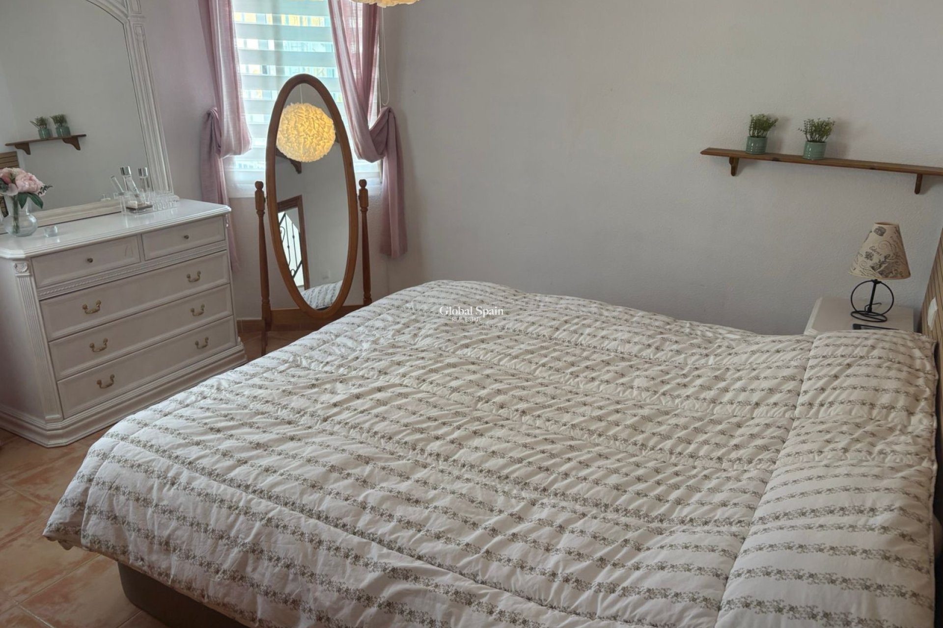 Resale - HOUSE -
ALGORFA