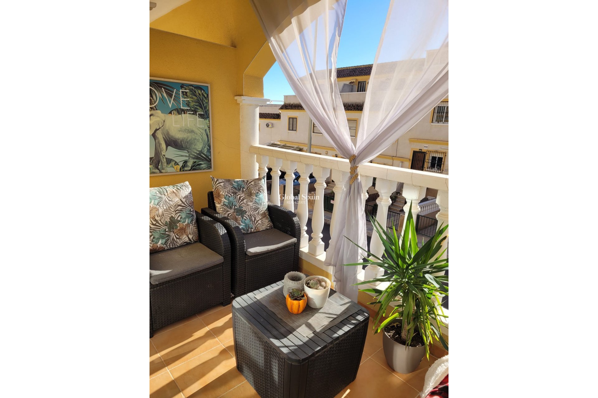 Resale - HOUSE -
ALGORFA