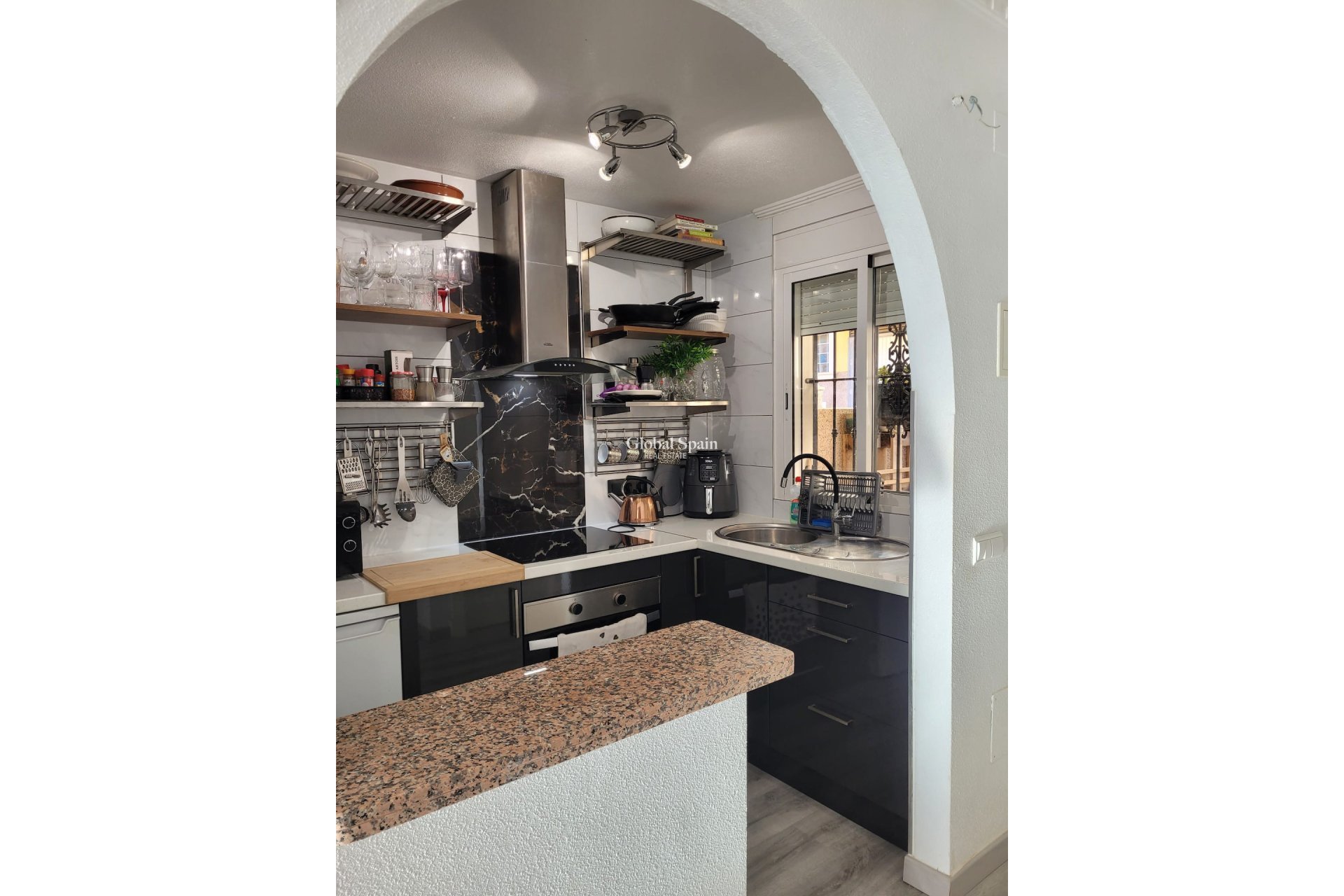 Resale - HOUSE -
ALGORFA