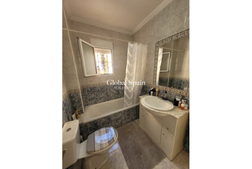 Resale - HOUSE -
ALGORFA