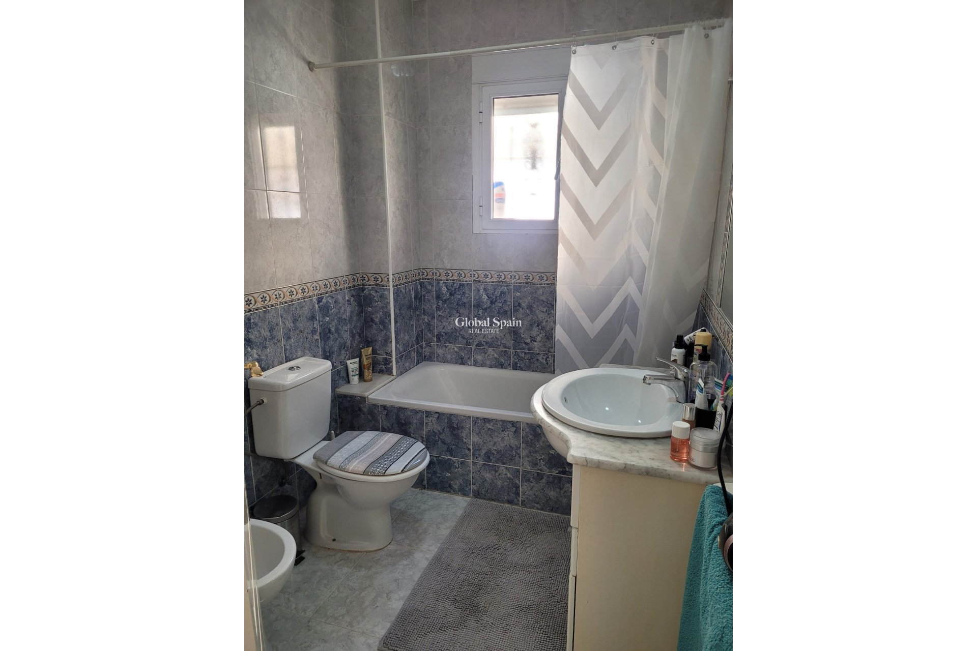 Resale - HOUSE -
ALGORFA