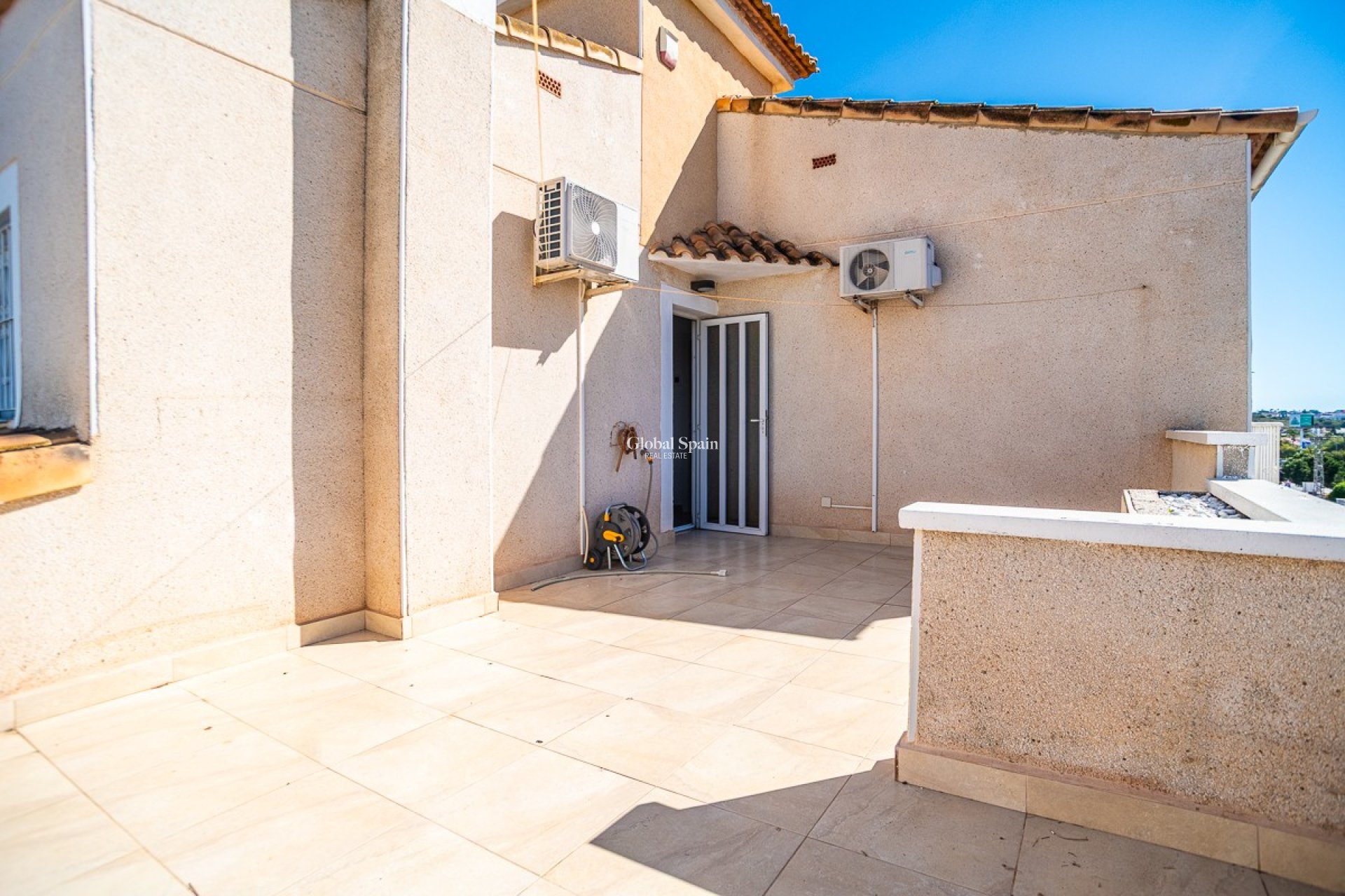 Resale - HOUSE -
ALGORFA