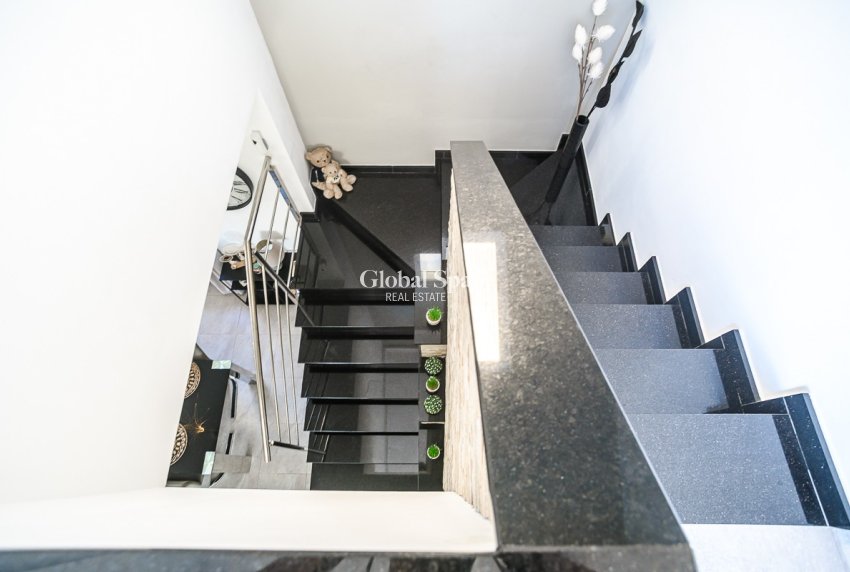 Resale - HOUSE -
ALGORFA