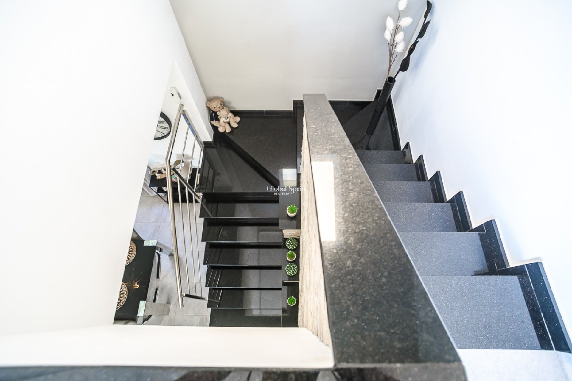 Resale - HOUSE -
ALGORFA