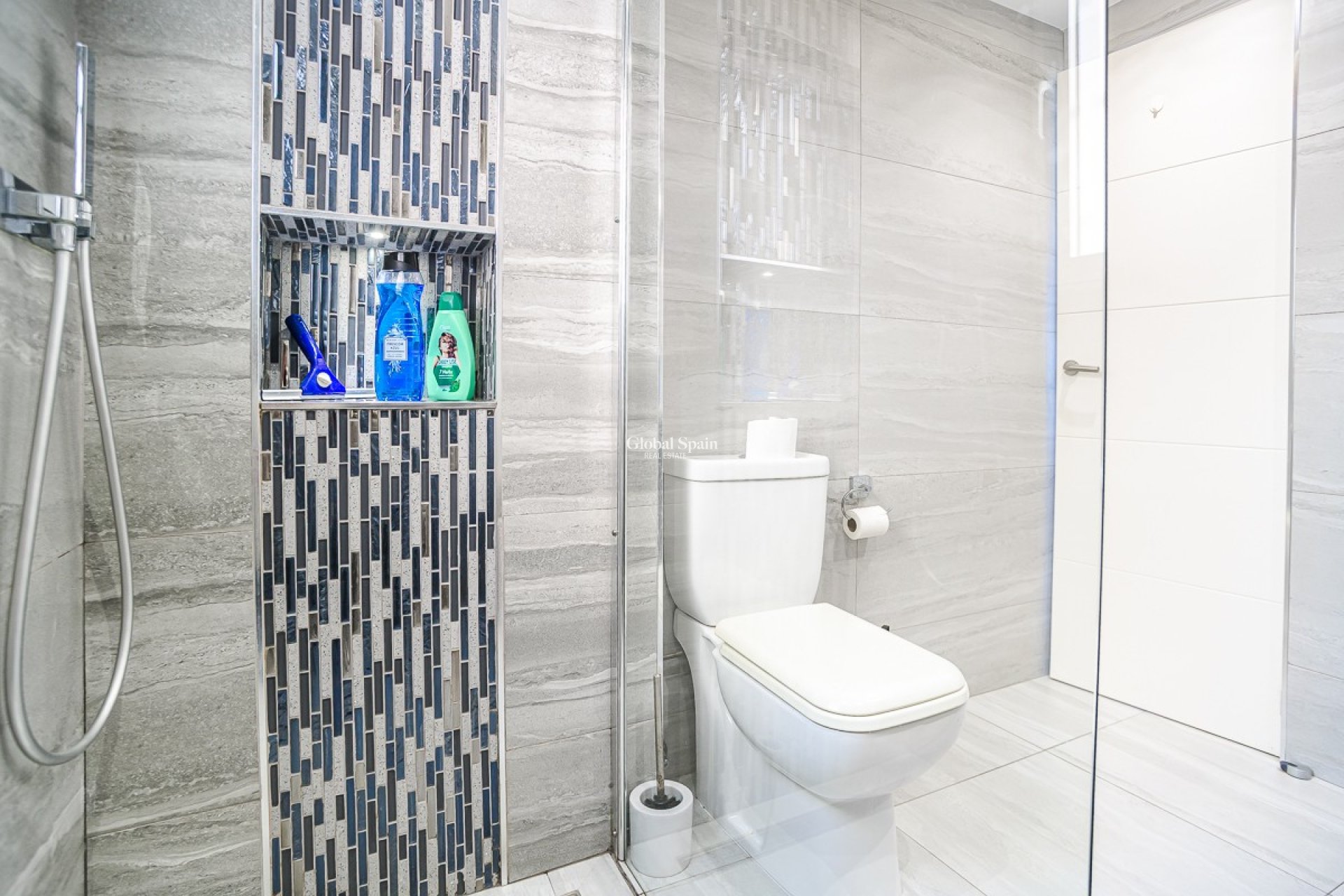 Resale - HOUSE -
ALGORFA