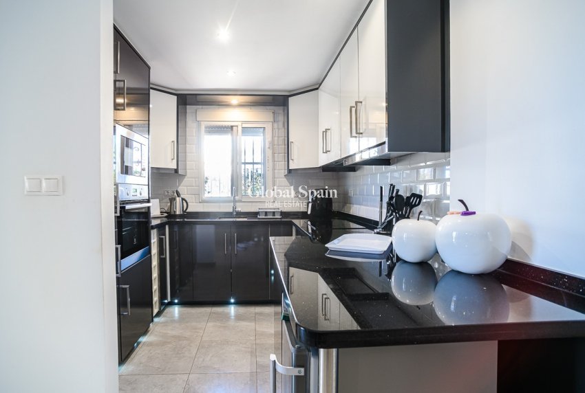 Resale - HOUSE -
ALGORFA