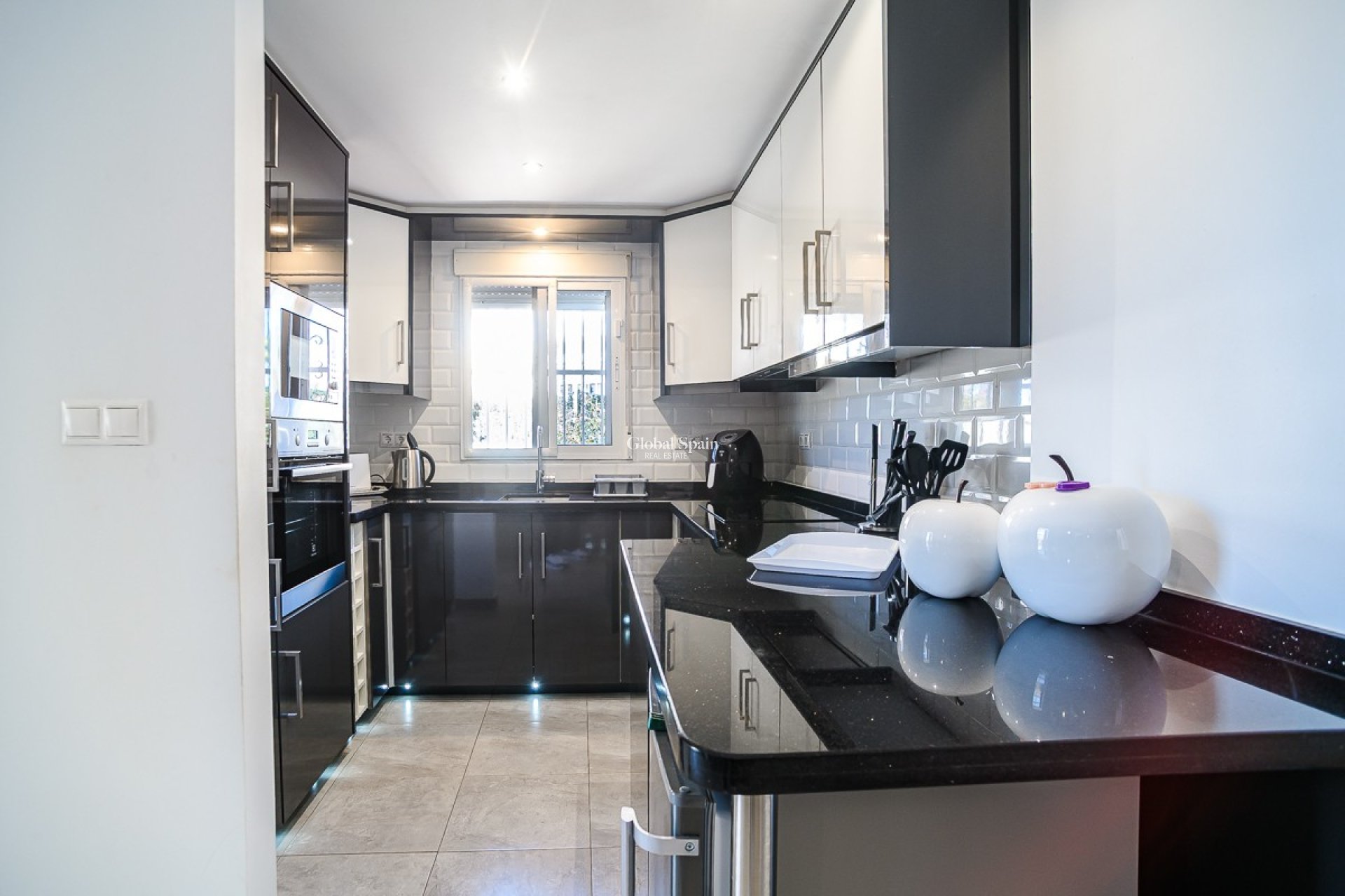 Resale - HOUSE -
ALGORFA