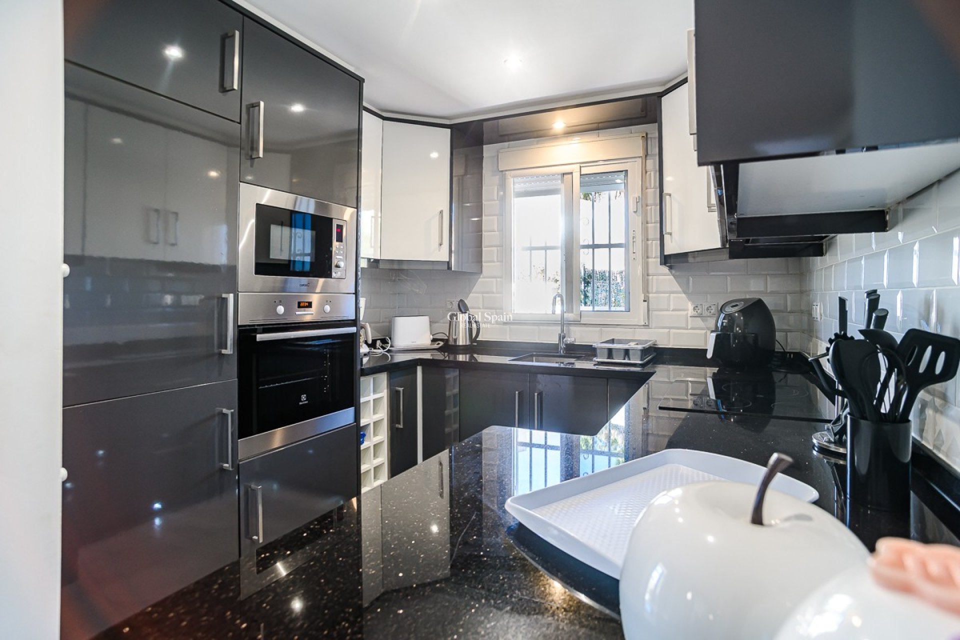 Resale - HOUSE -
ALGORFA