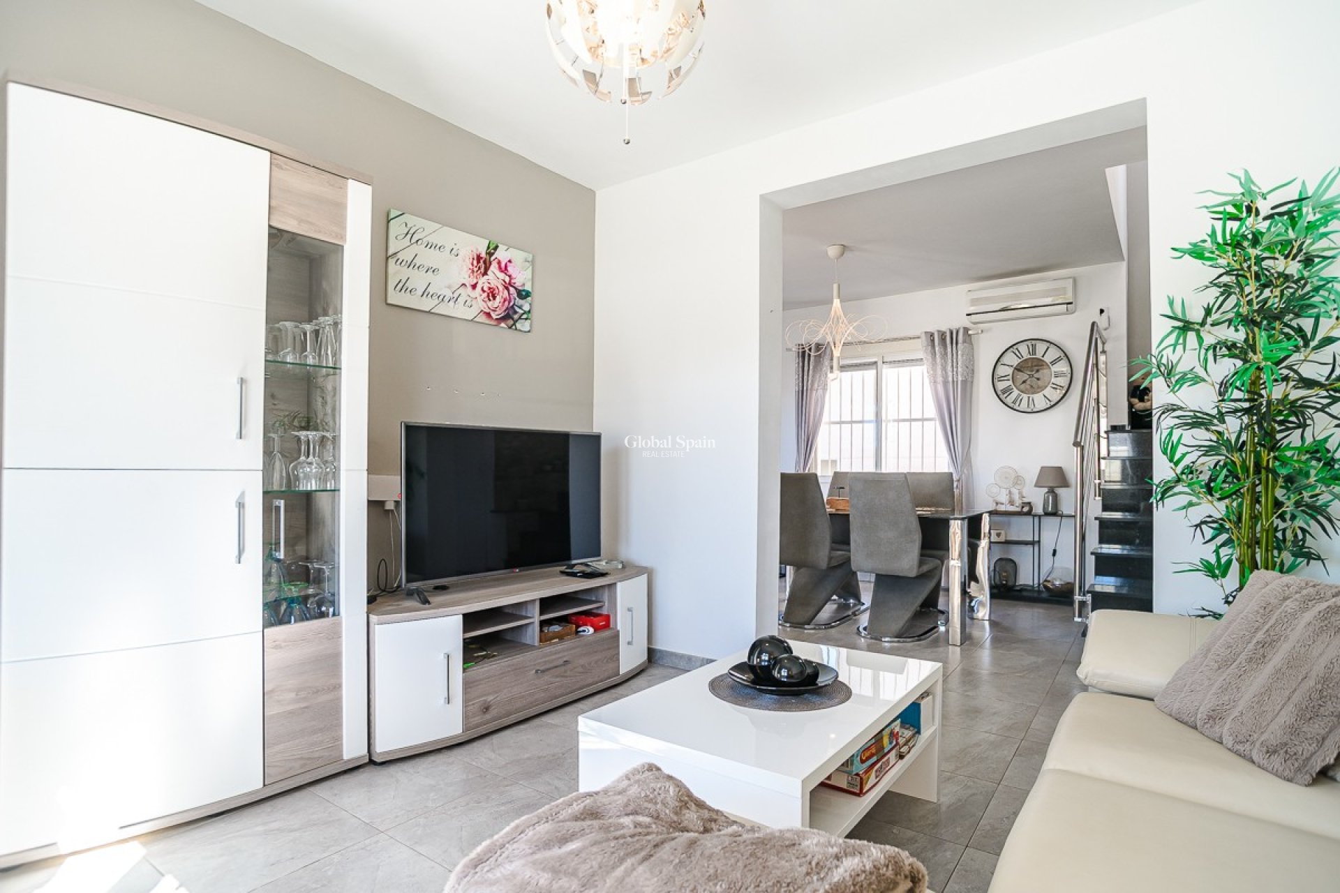 Resale - HOUSE -
ALGORFA