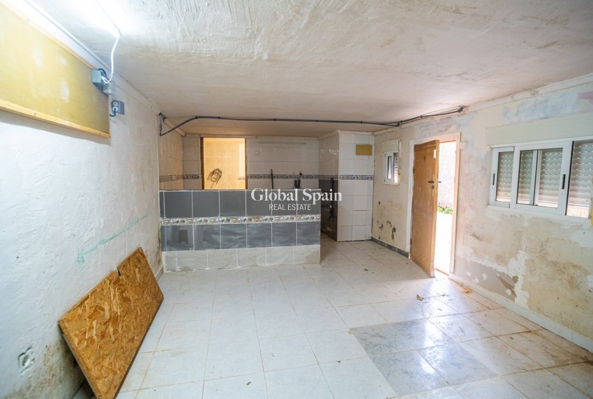 Resale - HOUSE -
ALGORFA