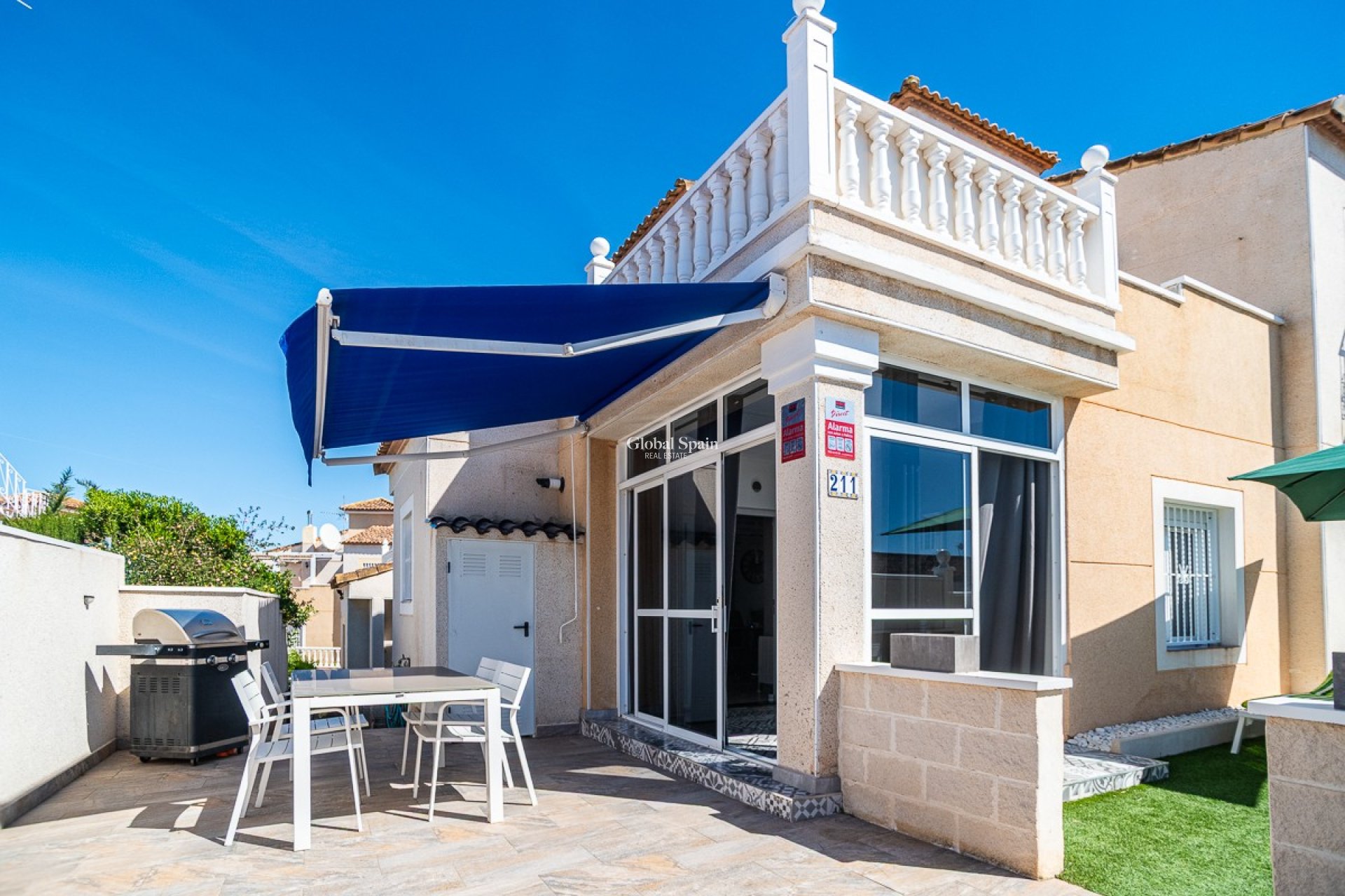 Resale - HOUSE -
ALGORFA