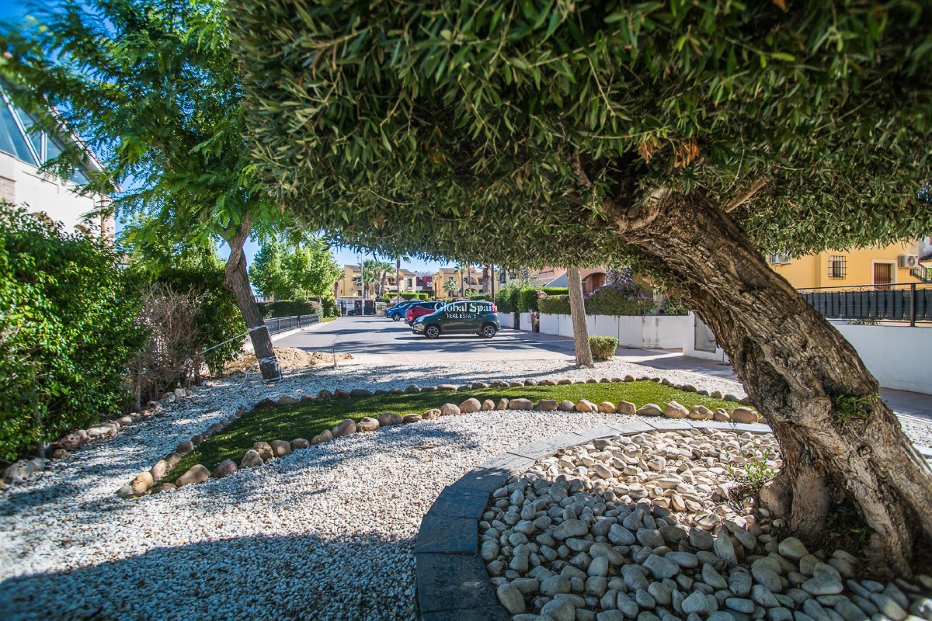 Resale - HOUSE -
ALGORFA