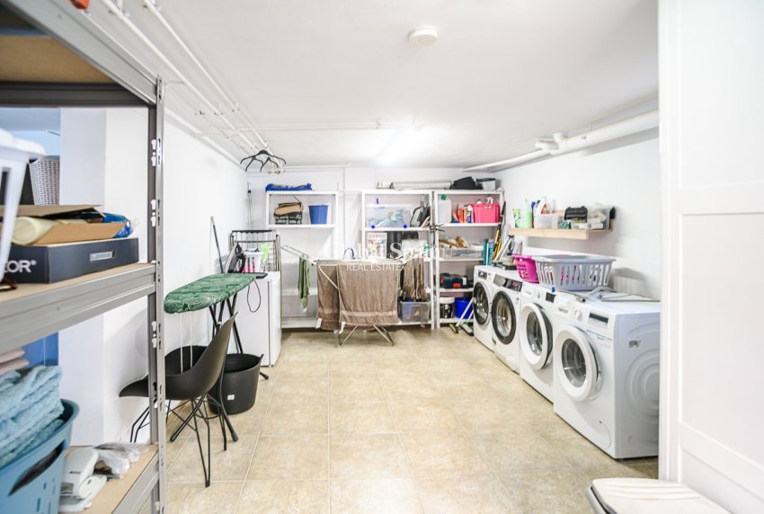 Resale - HOUSE -
ALGORFA