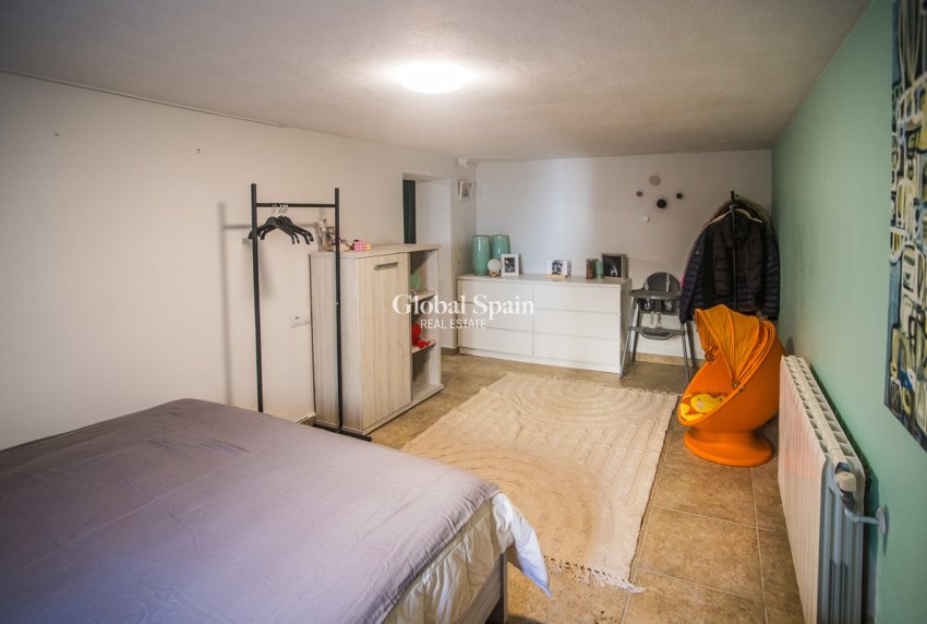 Resale - HOUSE -
ALGORFA