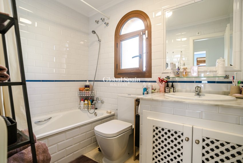 Resale - HOUSE -
ALGORFA