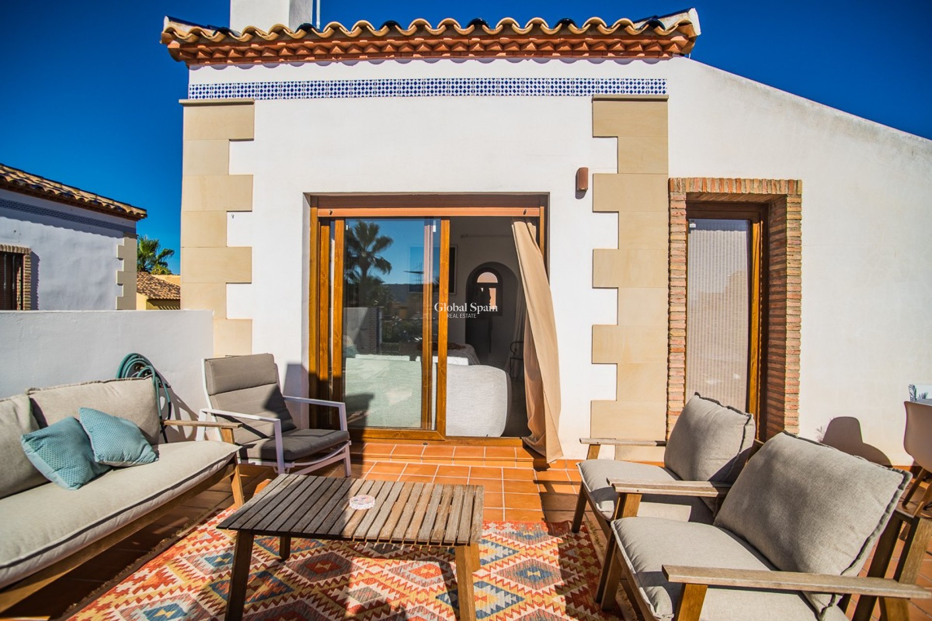 Resale - HOUSE -
ALGORFA