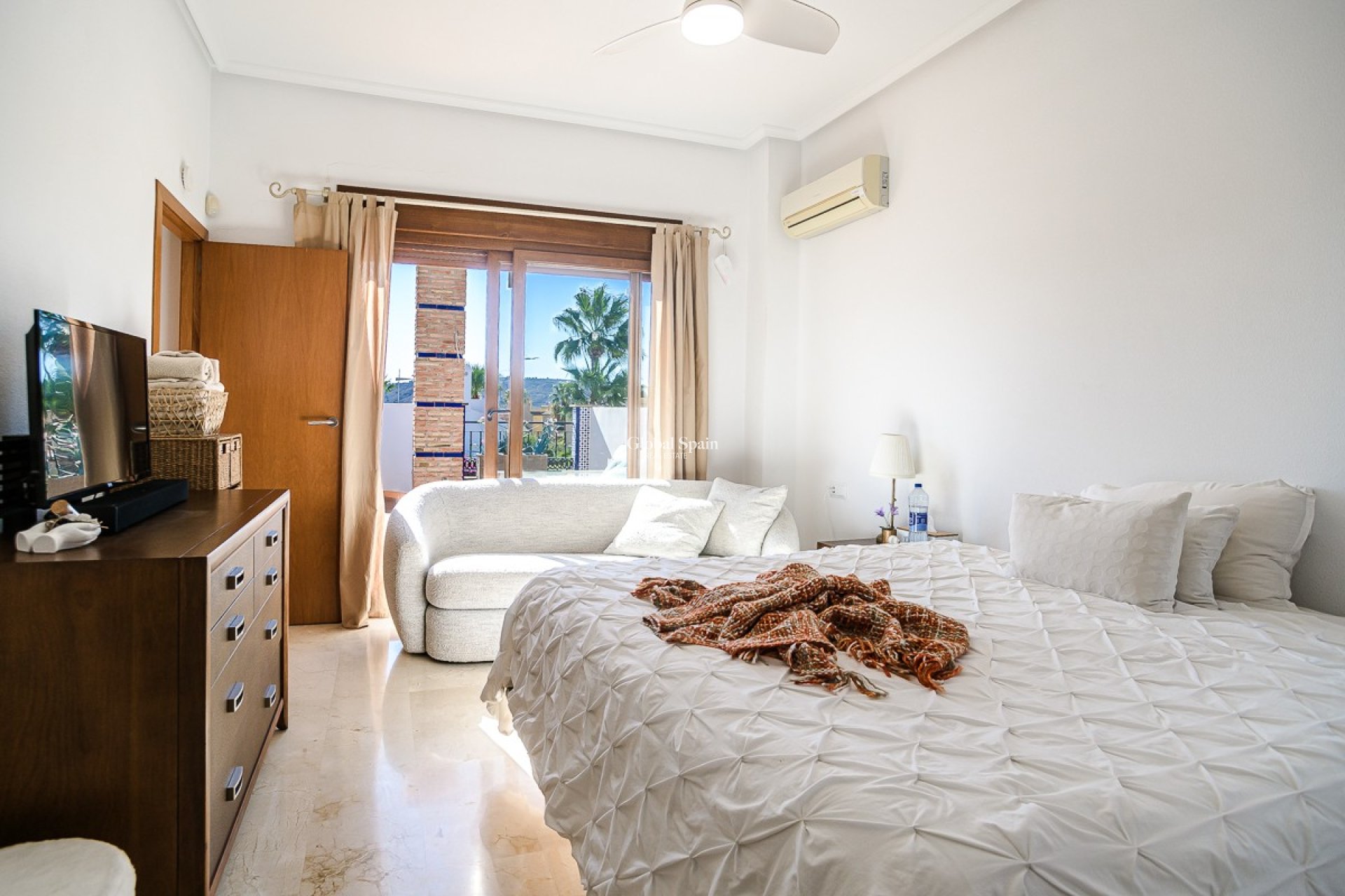 Resale - HOUSE -
ALGORFA