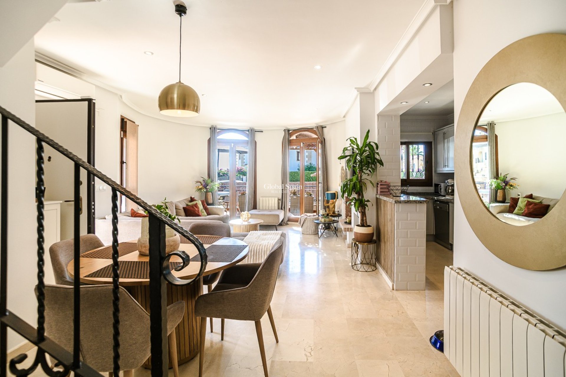 Resale - HOUSE -
ALGORFA