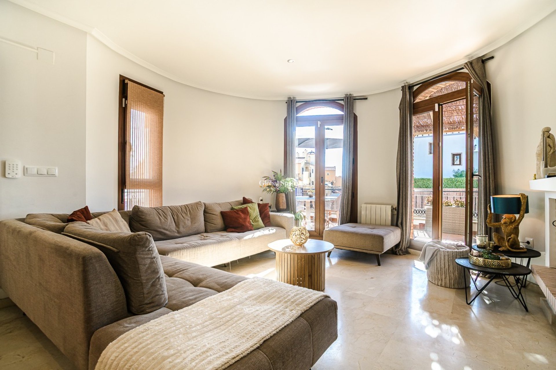 Resale - HOUSE -
ALGORFA