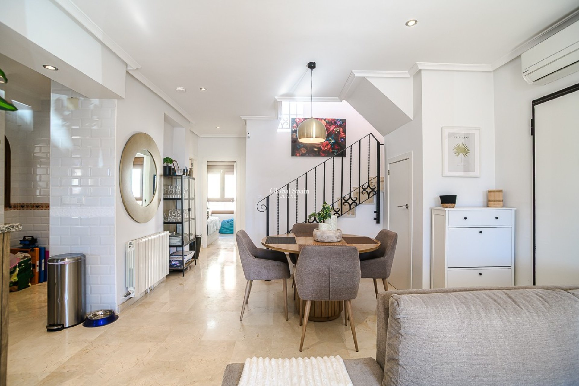 Resale - HOUSE -
ALGORFA