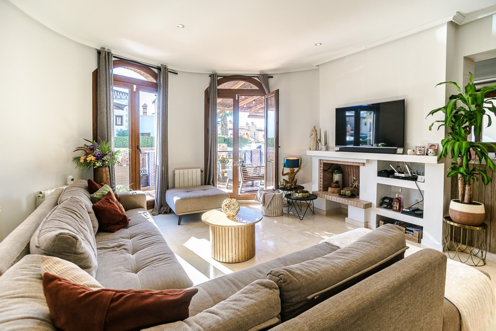 Resale - HOUSE -
ALGORFA