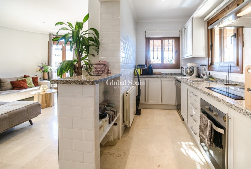 Resale - HOUSE -
ALGORFA