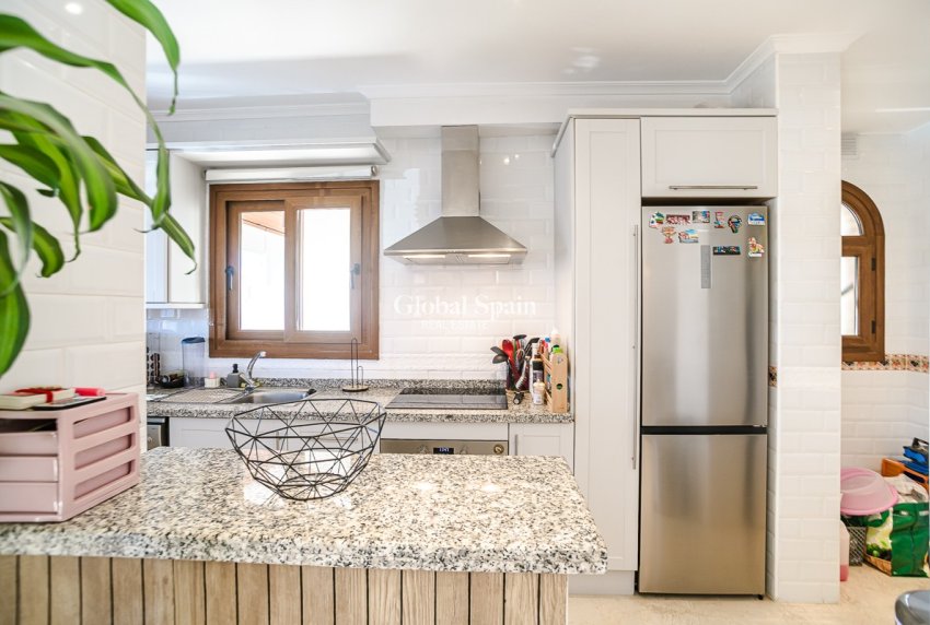 Resale - HOUSE -
ALGORFA