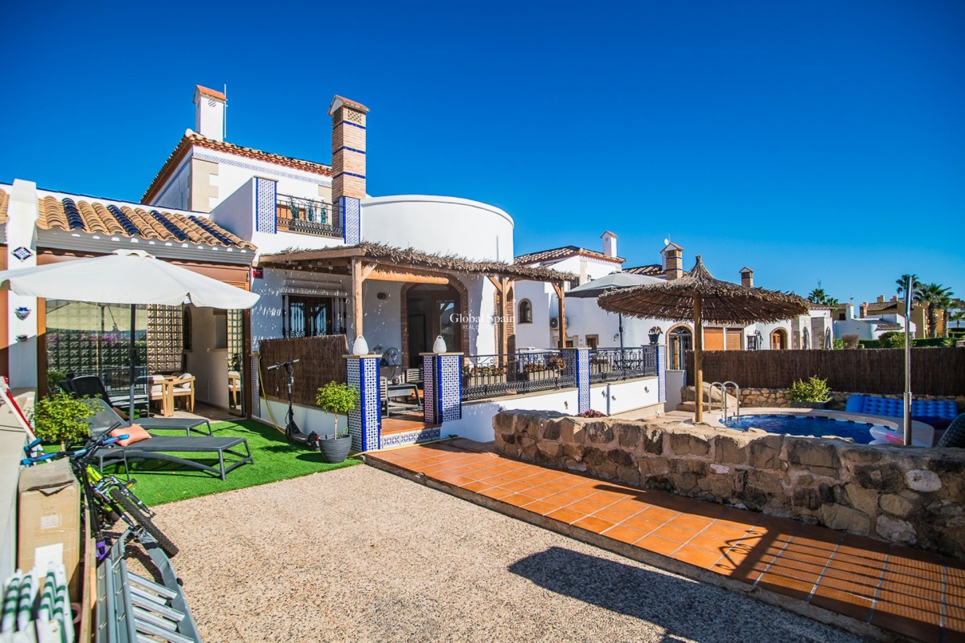Resale - HOUSE -
ALGORFA