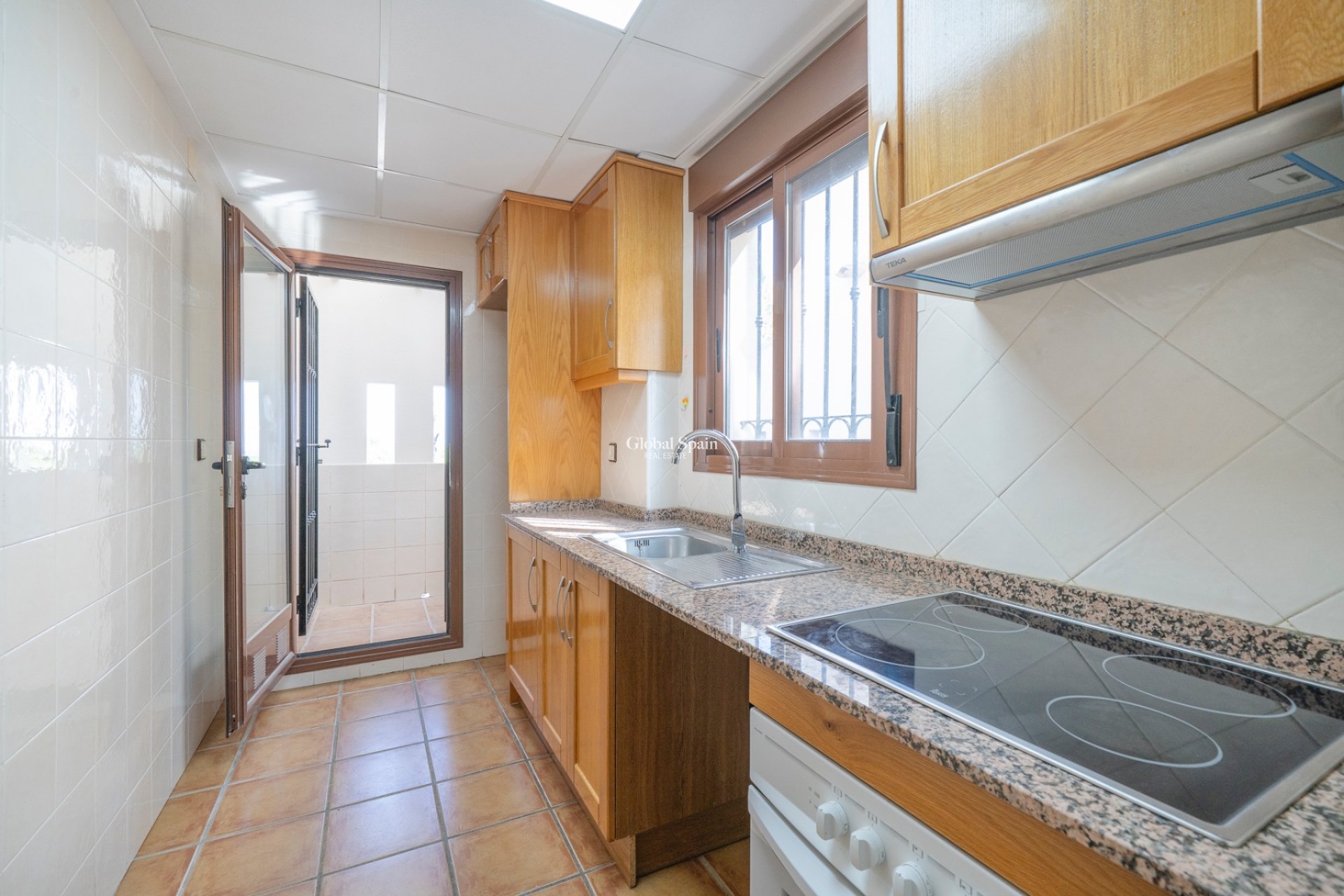 Resale - House -
ALGORFA