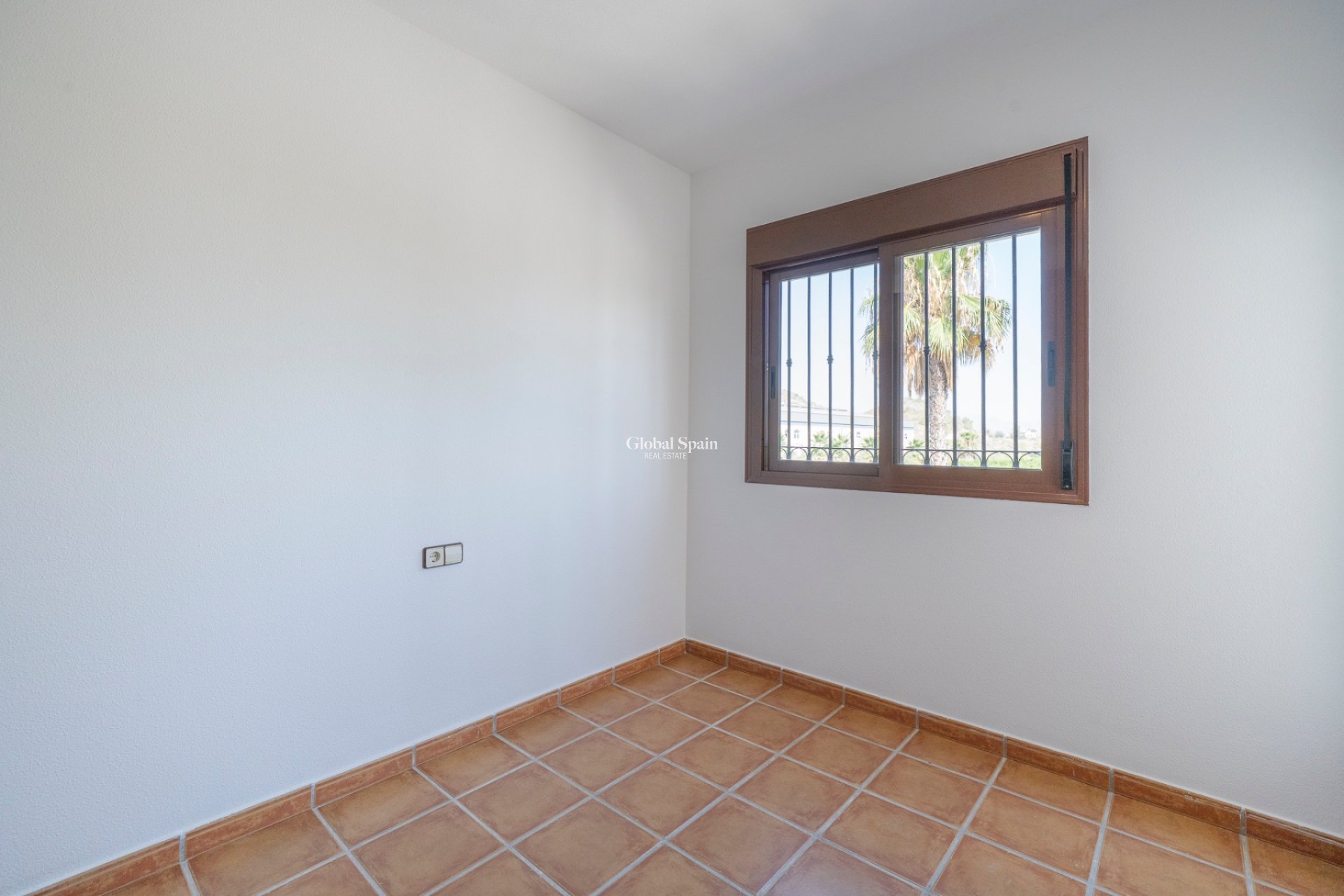 Resale - House -
ALGORFA