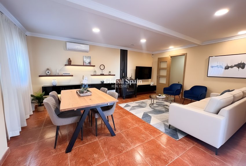 Resale - HOUSE -
ALICANTE - Moralet - Cañada del Fenollar