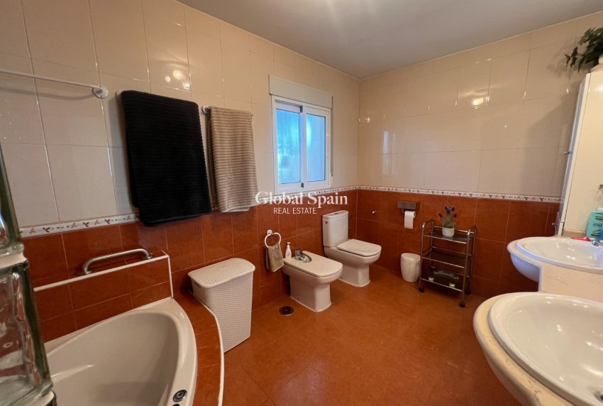 Resale - HOUSE -
ALICANTE - Moralet - Cañada del Fenollar