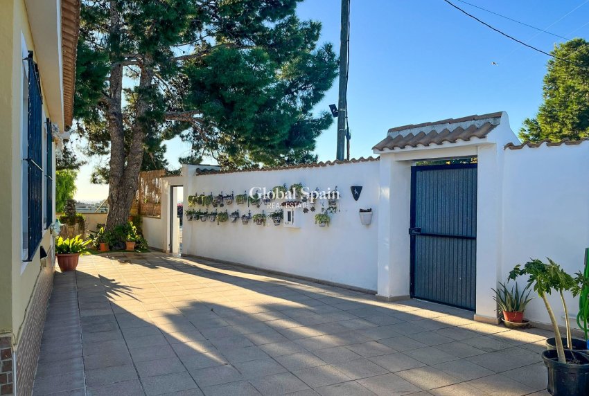 Resale - HOUSE -
ALICANTE - Moralet - Cañada del Fenollar