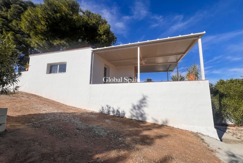 Resale - HOUSE -
ALICANTE - Moralet - Cañada del Fenollar