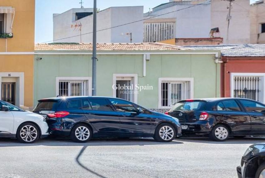 Resale - HOUSE -
ALICANTE - San Agustín