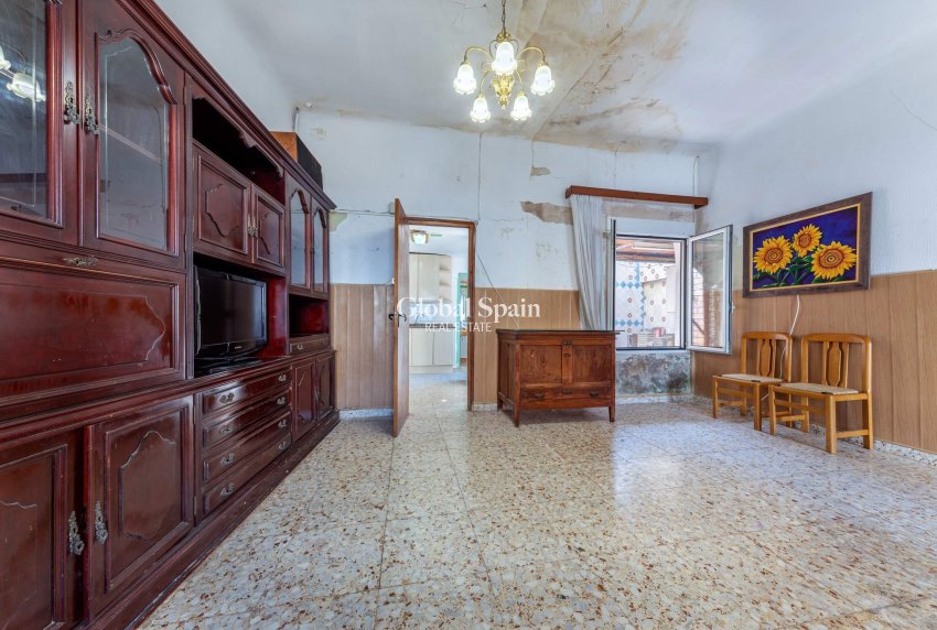 Resale - HOUSE -
ALICANTE - San Agustín