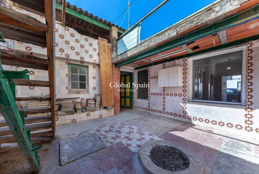 Resale - HOUSE -
ALICANTE - San Agustín