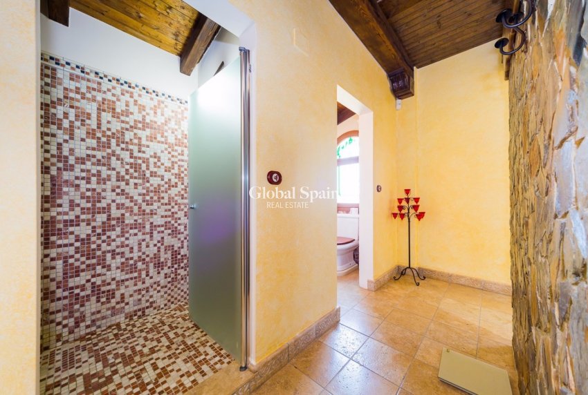 Resale - HOUSE -
ALMORADÍ - Camino De Catral