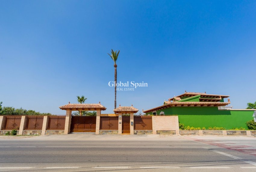 Resale - HOUSE -
ALMORADÍ - Camino De Catral