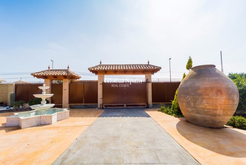 Resale - HOUSE -
ALMORADÍ - Camino De Catral