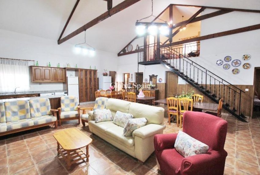 Resale - HOUSE -
ALMORADÍ - Comunidad Valenciana