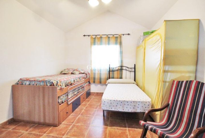 Resale - HOUSE -
ALMORADÍ - Comunidad Valenciana