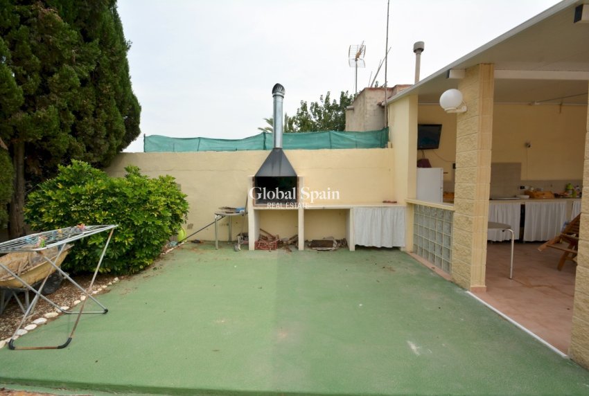 Resale - HOUSE -
ALMORADÍ - Inland