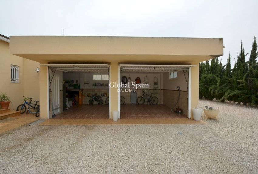 Resale - HOUSE -
ALMORADÍ - Inland