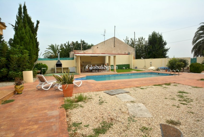 Resale - HOUSE -
ALMORADÍ - Inland