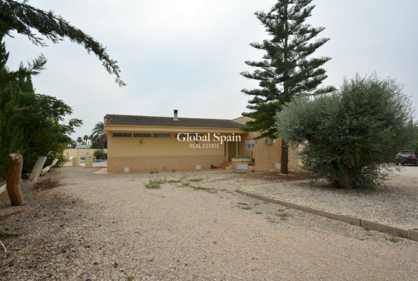 Resale - HOUSE -
ALMORADÍ - Inland